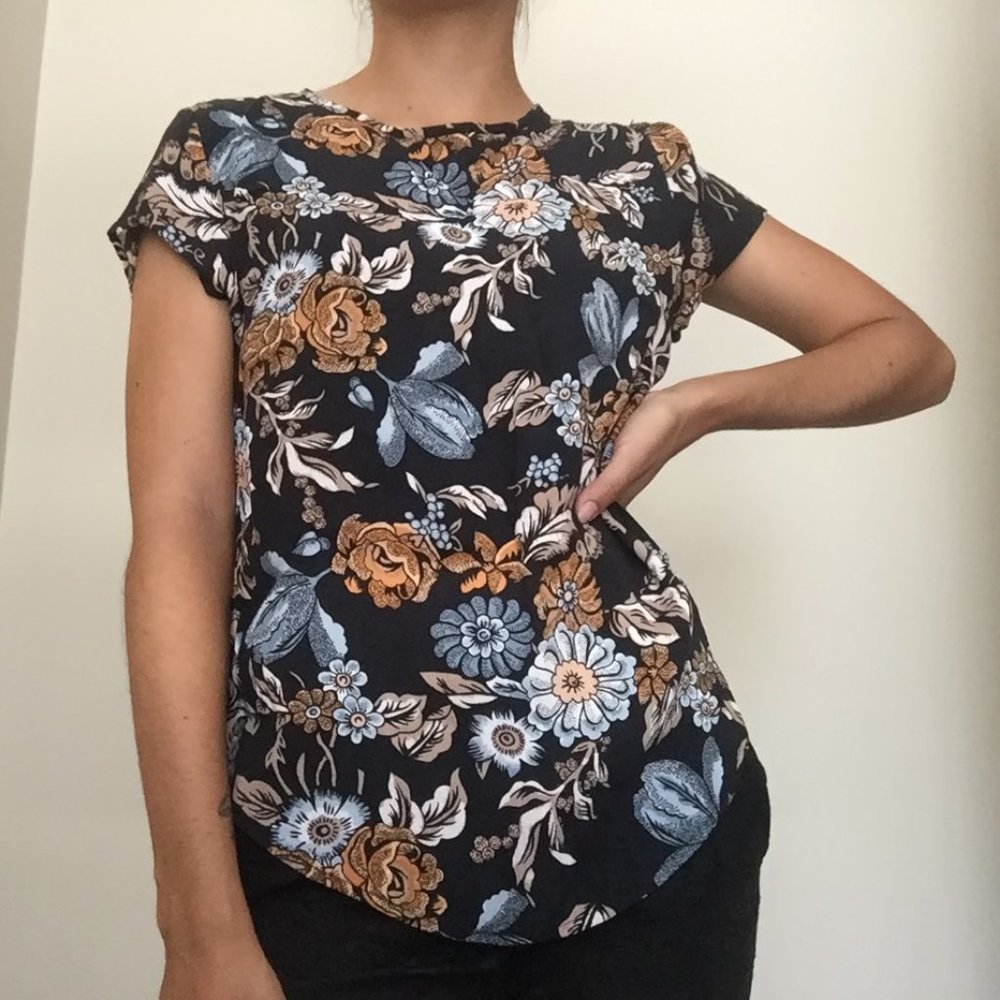 Floral H&M Short Sleeved Blouse - Size 2